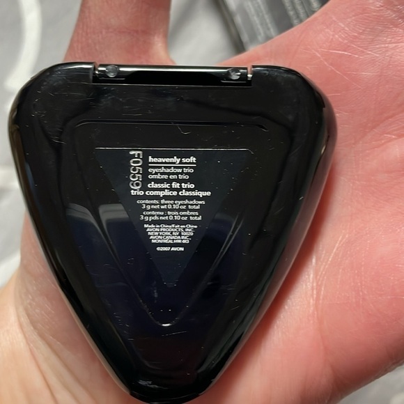 Avon heavenly soft eye shadow - Picture 5 of 5